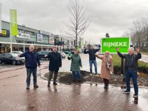 Groepsfoto bij de Rijneke Boulevard